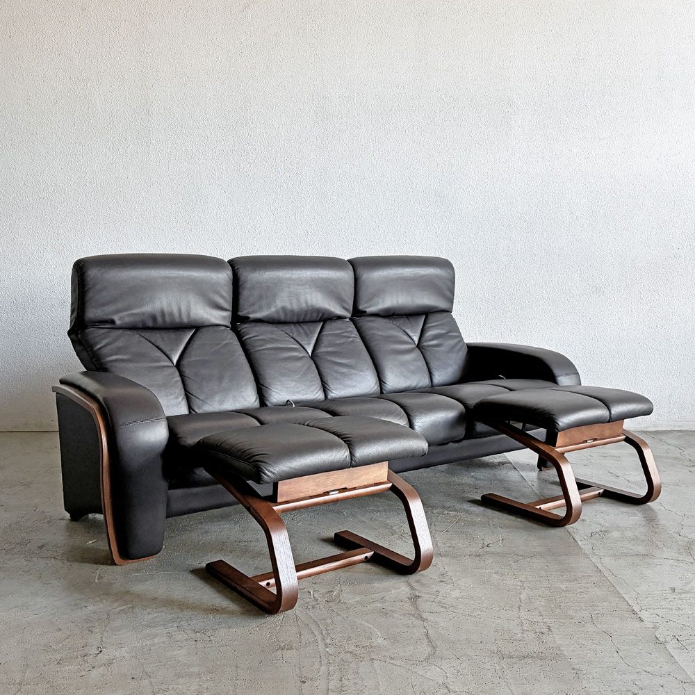 【登戸BASE店】冨士ファニチア FUJI FURNITURE 3pソファ＋オットマン2台付き W200cm 本革張り リクライニング機能付き 買取させていただきました。