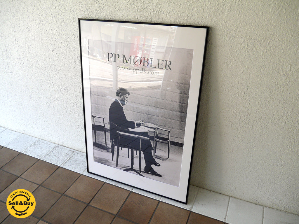 PP Mobler PPモブラー 非売品 ポスター '06 Hans J. Wegner ～ 名作The Chairに座る悲劇の大統領ジョン・F・ケネディが広告となったレアな一枚 ～