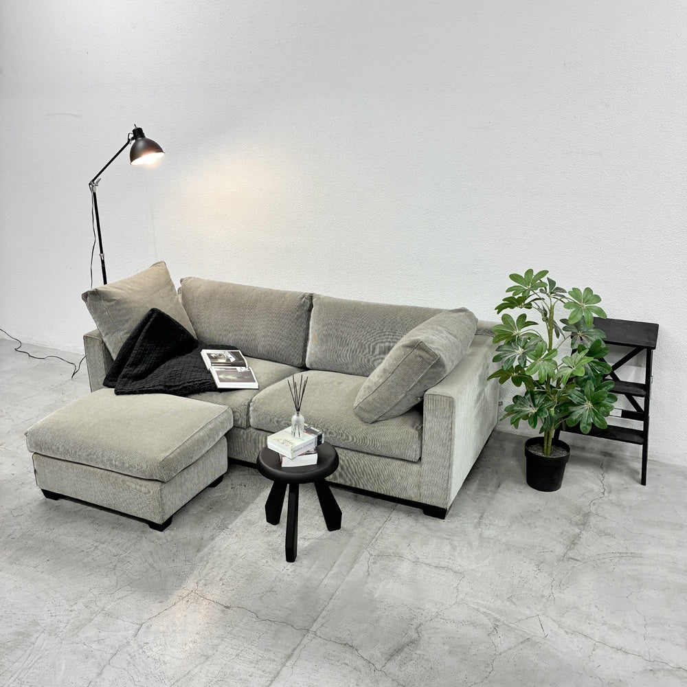 アイラーセン eilersen ストックホルム STOCKHOLM 3シーター ソファ W196cm アクタス ACTUS 取扱い デンマーク 北欧家具 グループE生地 BAKAR 参考価格合計90.2万円の品 ～ 伝統と革新、気品と然り気無いお洒落さが漂うラブソファ 今年2度目の再入荷！ ～