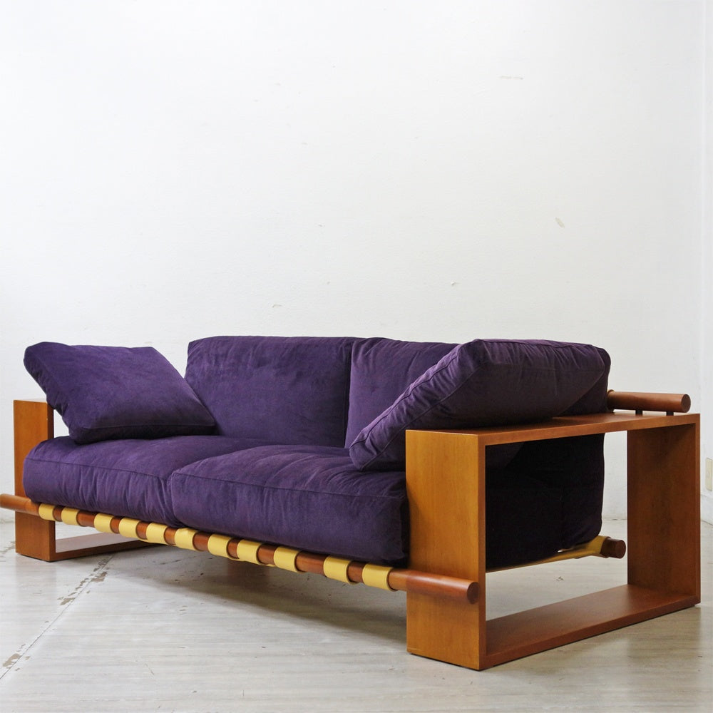 【祖師ヶ谷大蔵店】ポラダ porada パナマ PANAMA 3シーターソファ パープル ウォールナット無垢材 W210cm タルジオ・コルツァーニ デザイン 買取させていただきました。