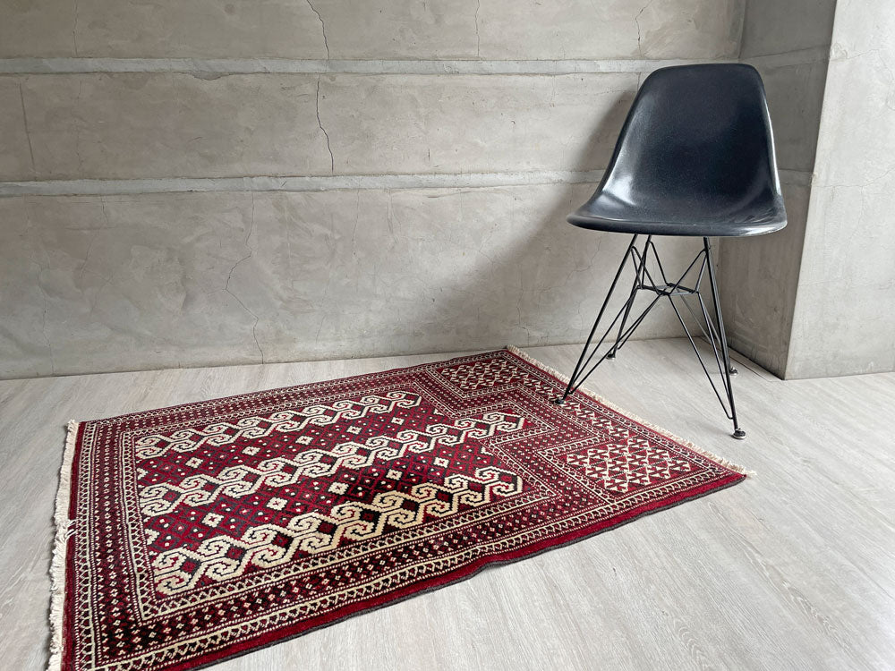 イラン製 バルーチ族 Bharuch プレイヤーラグ トライバルラグ 絨毯 ウール ネイティブ オリエンタル 深紅 92×119cm ～祈りのためのアイテム～