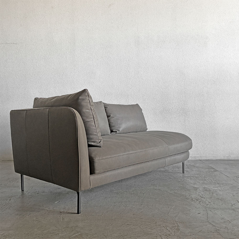 【登戸BASE店】アクタス ACTUS ファイブバイファイブ five by five レヴリー REVERIE シェーズロング 片アームソファ W188cm 本革 グレー系レザー スチール脚 定価￥249,700-以上 買取させていただきました。
