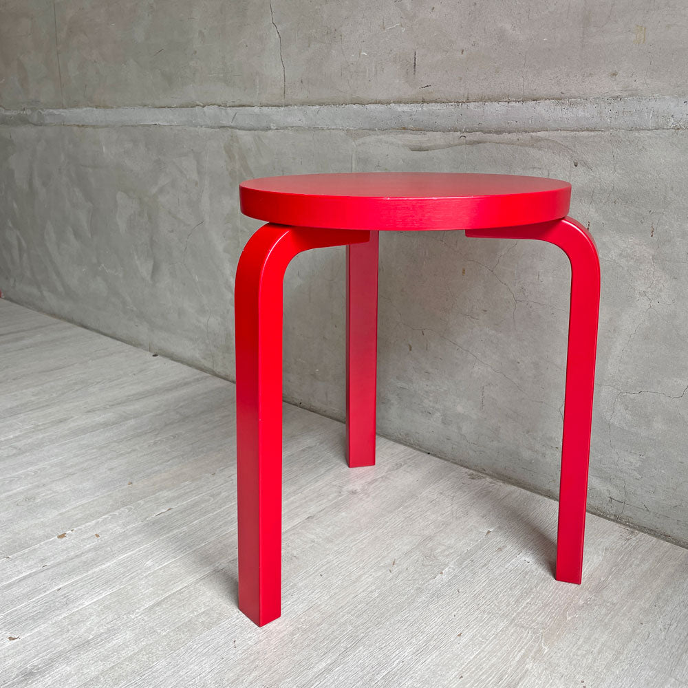 【学芸大学店】アルテック artek スツール60 Stool60 ラッカーレッド アルヴァ・アアルト フィンランド 北欧家具 廃番カラー 買取させていただきました。