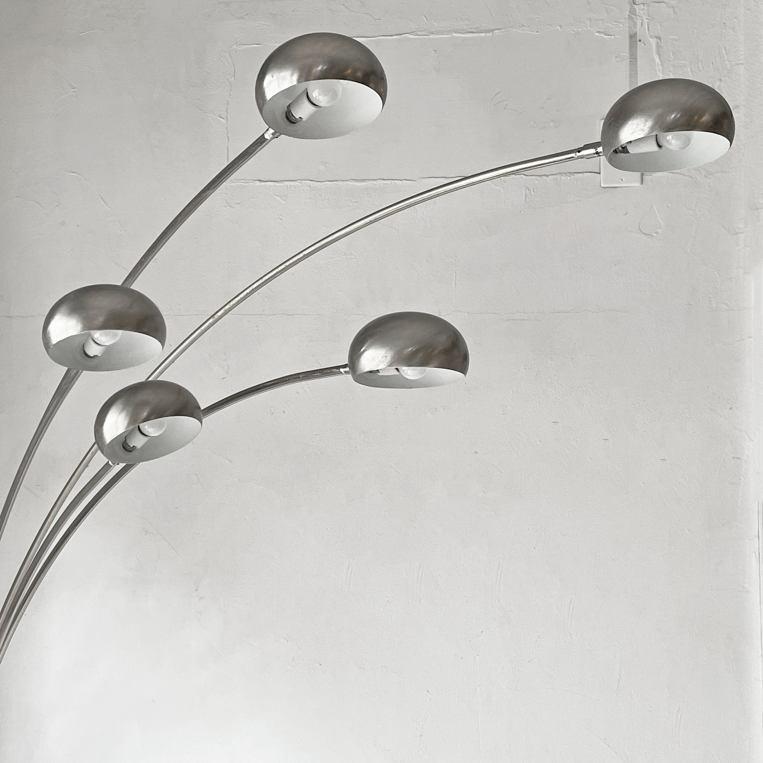 USビンテージ ミッドセンチュリー フロアライト 5灯 マルチアーム ～五頭(ごず)が頼もしい