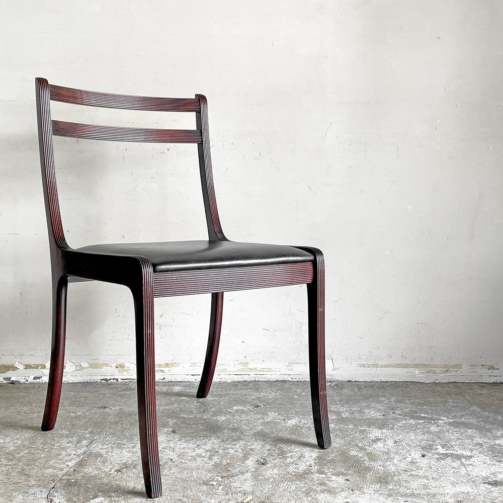 【自由が丘店】P.Jeppesen レッドブルーチェア Red blue chair ダイニングチェア マホガニー材 ビニールレザー 合成皮革 オーレヴァンシャー Ole Wanscher 北欧ビンテージ 買取させていただきました。