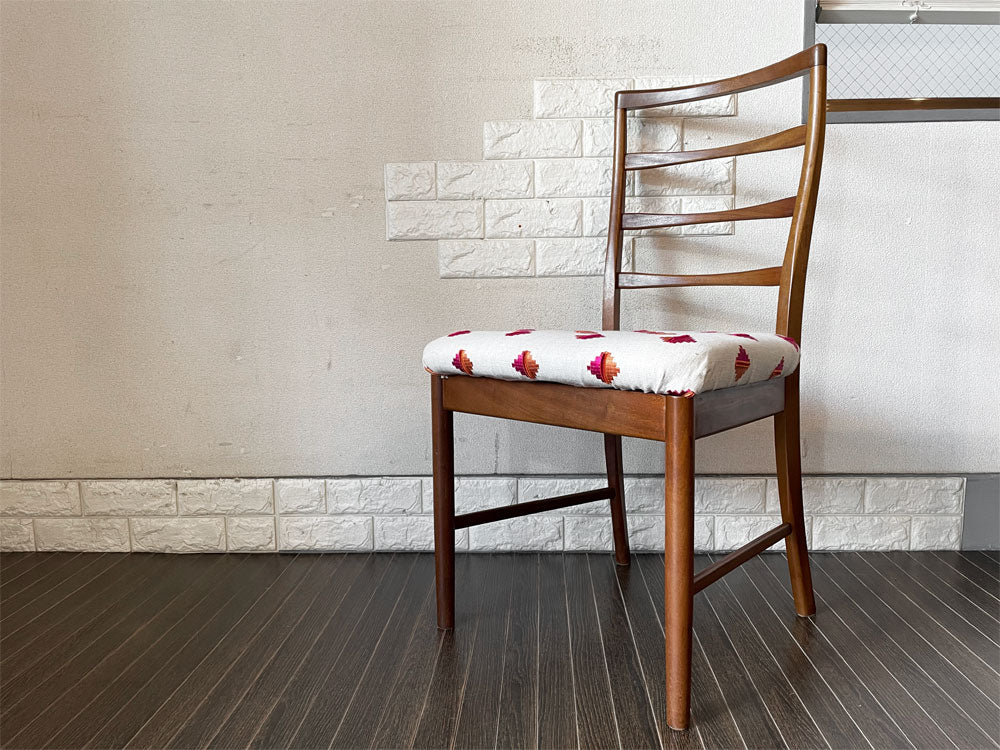 北欧ビンテージ Scandinavian Vintage ダイニングチェア チーク材 ラダーバック ファブリックシート 座面張替済  中古品  買い取りしました。