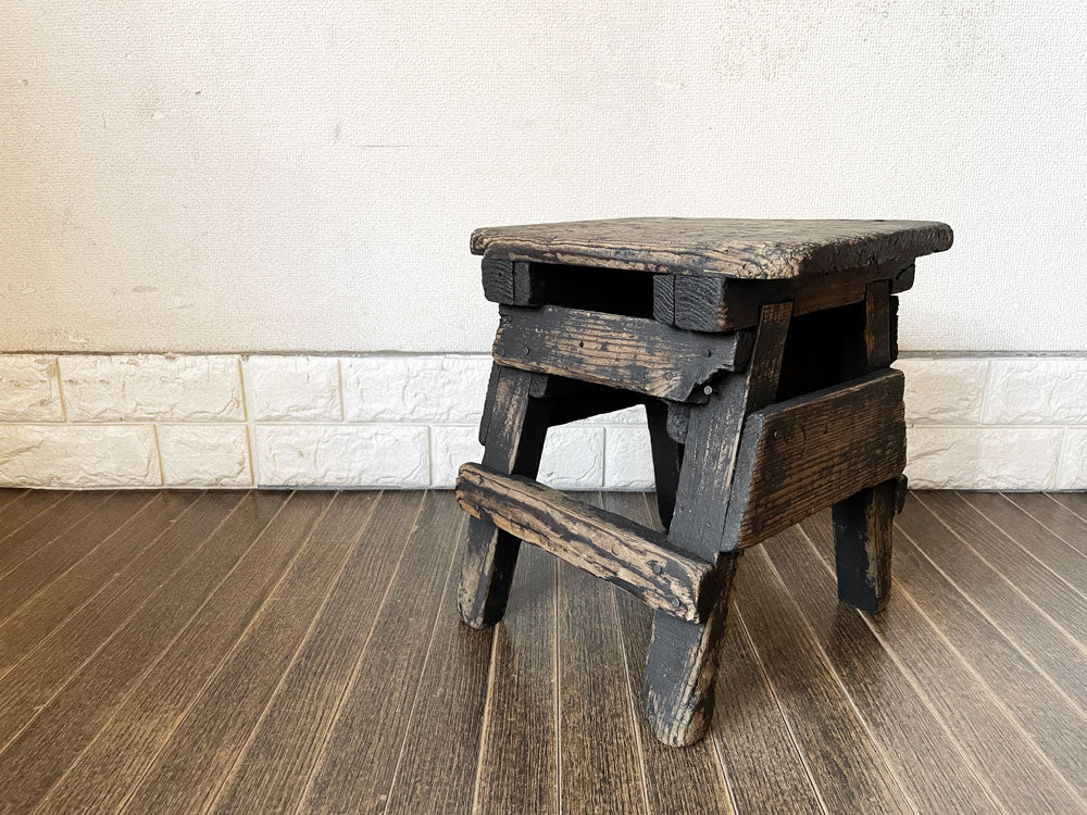 ジャパンビンテージ Japan Vintage 古い木味のスツール 踏み台 H31cm 古材 インダストリアル GALLERY.S 取扱  中古品  買い取りしました。