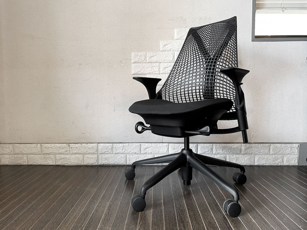 ハーマンミラー Herman Miller セイルチェア SAYL CHAIR デスクチェア オフィスチェア ブラック ミドルバック イヴ・ベアール 定価￥104,500-  中古品  買い取りしました。
