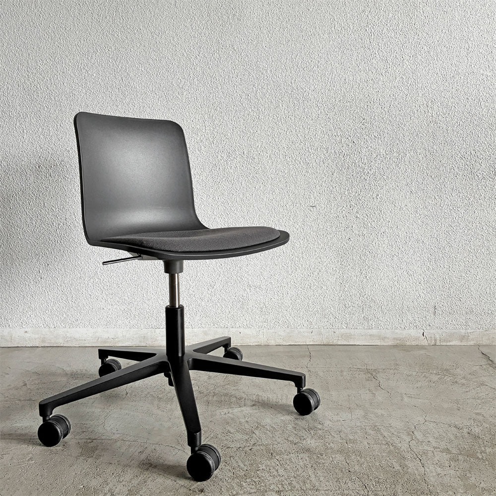 【登戸BASE店】ヴィトラ vitra ハルスタジオ HAL Studio デスクチェア ブラック キャスターベース シートクッション付 座面回転＆昇降 ジャスパー・モリソン 現行定価￥107,800- 未使用保管品 買取させていただきました。