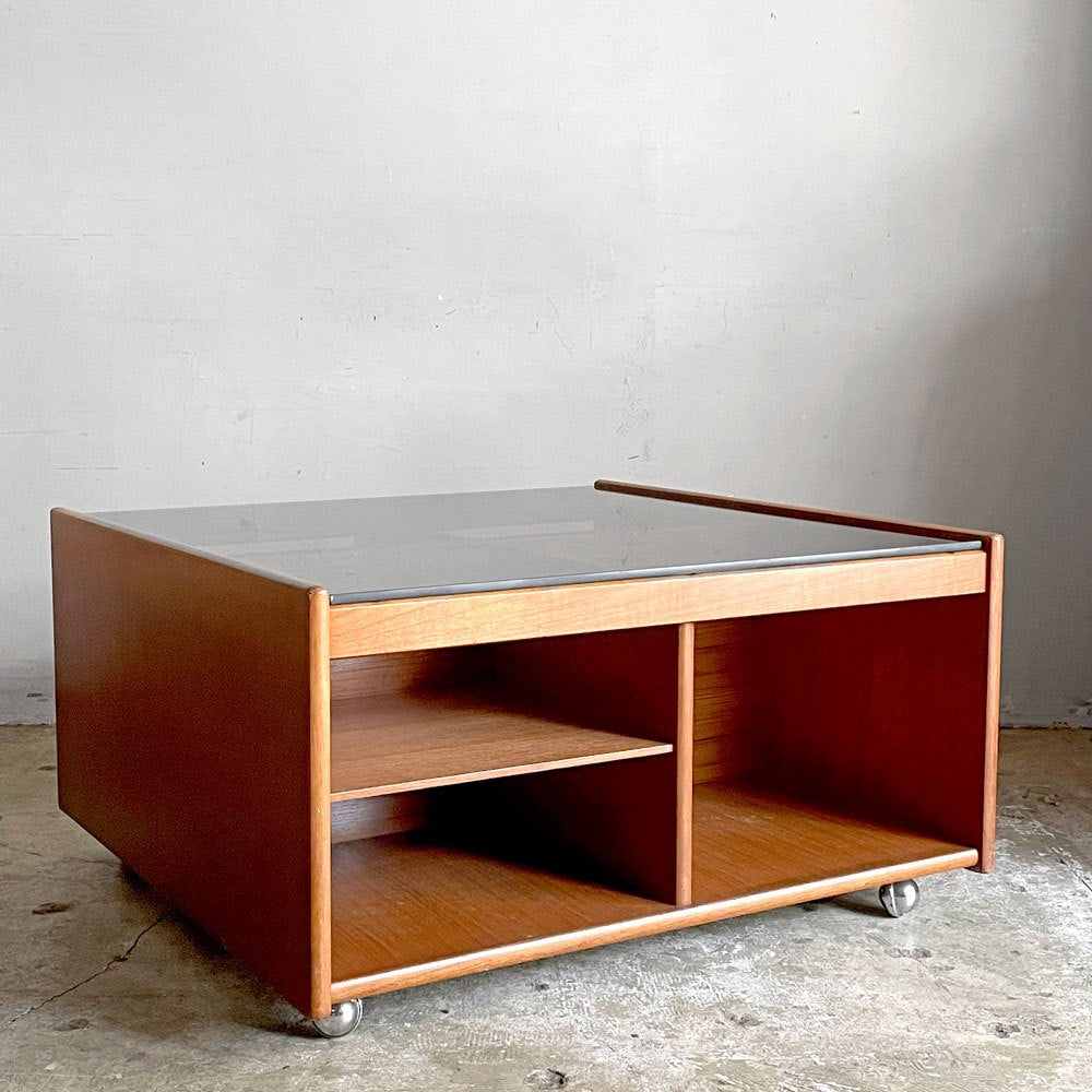 【自由が丘店】	 ジャパンビンテージ Japan Vintage チーク材×スモークガラス スクエア リビングテーブル コーヒーテーブル ローテーブル 両面収納 キャスター付き 買取させていただきました。