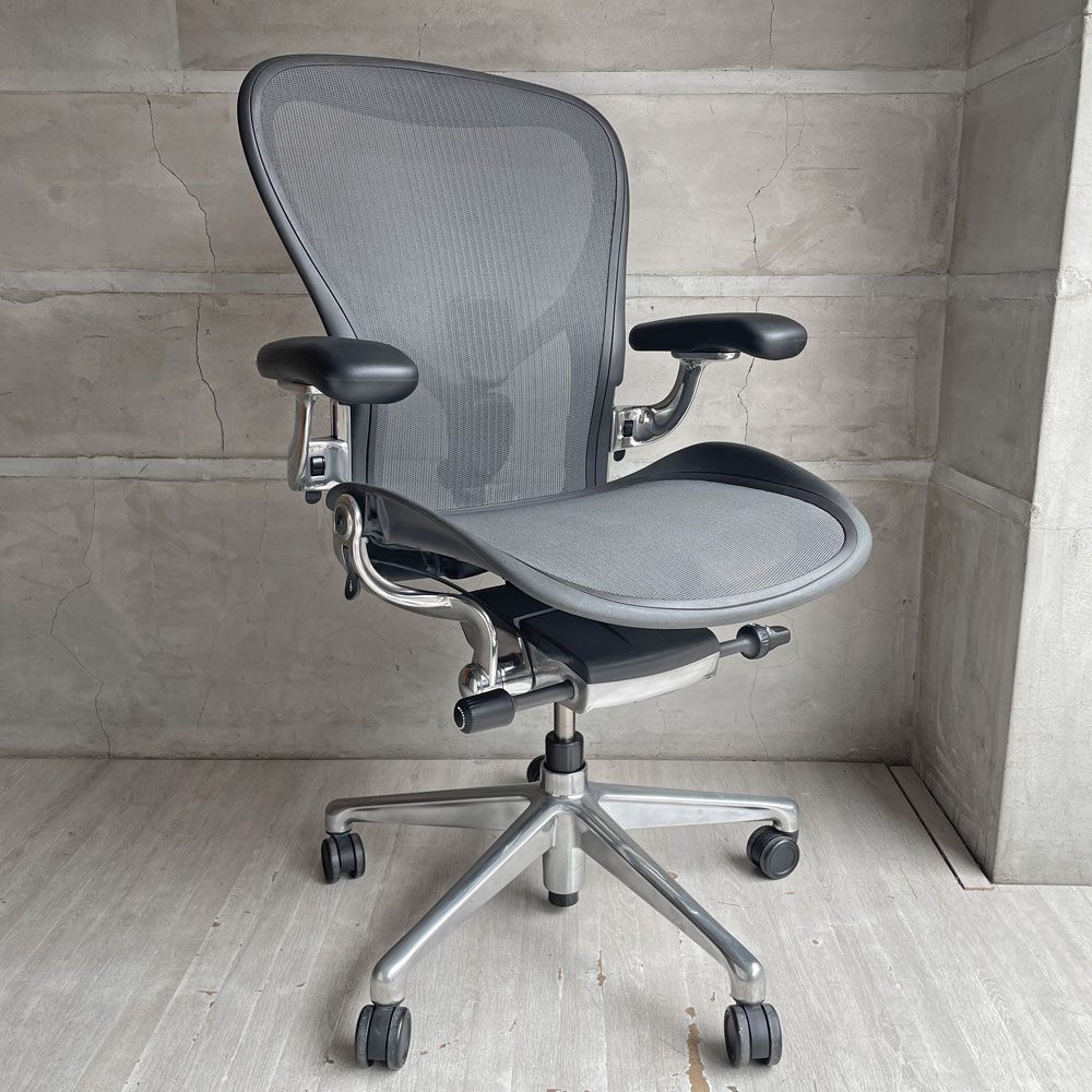 【学芸大学店】ハーマンミラー Herman Miller アーロンチェア リマスタード フル装備 Cサイズ ポリッシュドアルミニウムベース ポスチャーフィット 定価￥310,200- 買取させていただきました。