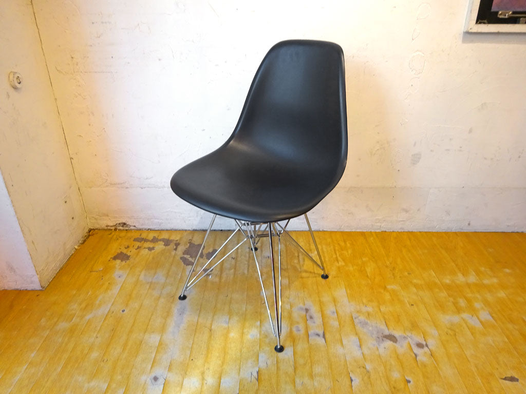 ヴィトラ vitra サイドシェルチェア イームズ ブラック 下北沢店 中古品 買い取りしました。