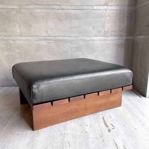 【学芸大学店】シギヤマ家具 ブレナ Brena オットマン LEATHER WOOD 本革 ウォールナット突板 モダンデザイン ♪ 買取させていただきました。