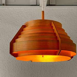 【用賀店】ヤマギワ YAMAGIWA ヤコブソンランプ JAKOBSSON LAMP P2421 ペンダントライト 3灯 ハンス・アウネ・ヤコブソン パイン材 北欧照明 スウェーデン 買取させていただきました。