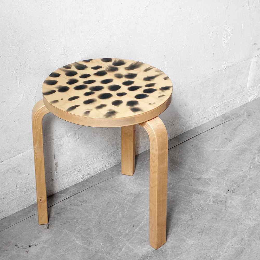 【下北沢店】アルテック artek スツール60 二俣公一 「Birthday Stool 50」限定2個 エディション有 チャリティーオークション品 アルヴァ・アアルト 北欧 希少 買取させていただきました。