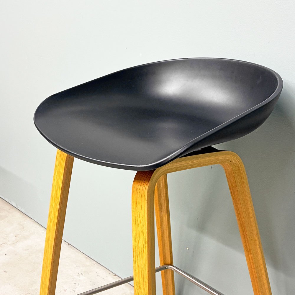 【経堂店】ヘイ HAY アバウトアスツール About a stool ブラック AAS32 LOW H75㎝ ハイスツール カウンターチェア 北欧モダン デンマーク 買取させていただきました。