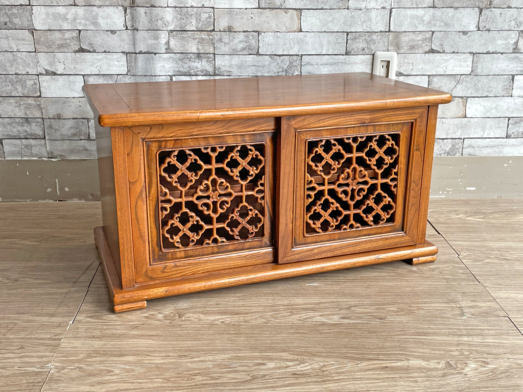 アジアンスタイル Asian Style ナラ無垢材 ローボード AVボード W81cm 木彫り 引戸 オリエンタル 中古品  買い取りしました。