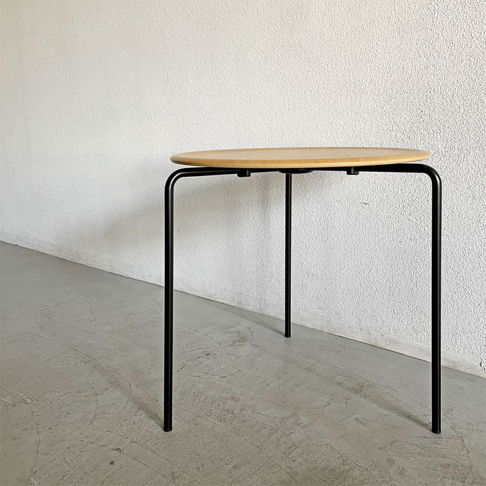 【登戸BASE店】エンゲルブレヒト Engelbrechts ケヴィ KEVI 2010 ダイニングテーブル 3本脚 メタルフレーム プライウッド オーク Φ70cm ヨルゲン・ラスムッセン 未使用保管品 買取させていただきました。