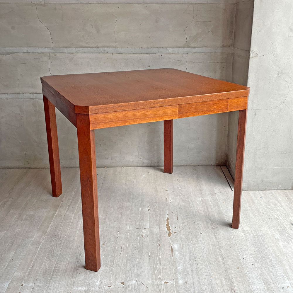 【学芸大学店】ジャパンビンテージ Japan Vintage チーク材 ダイニングテーブル 引き出し4杯 80×80cm レトロ 国産家具 買取させていただきました。