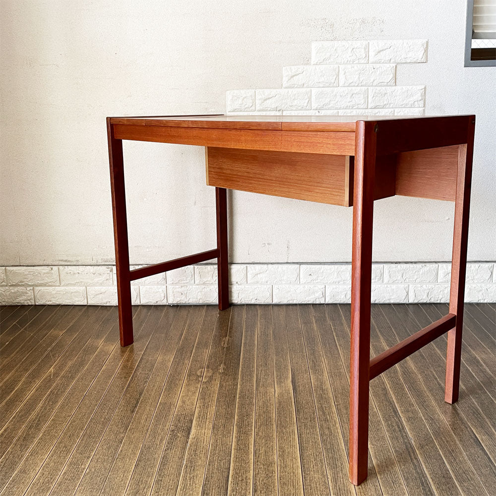 【経堂店】ボダフォース Bodafors チーク材 デスクドレッサー ミラー&収納付 W90.5cm バーティル・フリードホーゲン スウェーデンビンテージ 北欧家具 買取させていただきました。