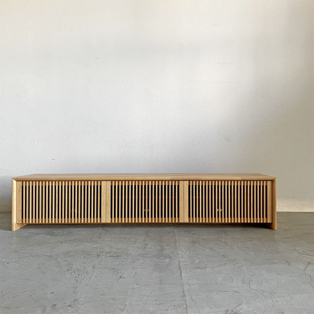 【登戸BASE店】匠工芸 TAKUMI ヤマナミ yamanami TVボード YTB1 low テレビボード AVボード オーク材 W200cm 小林幹也 定価￥473,000- 買取させていただきました。