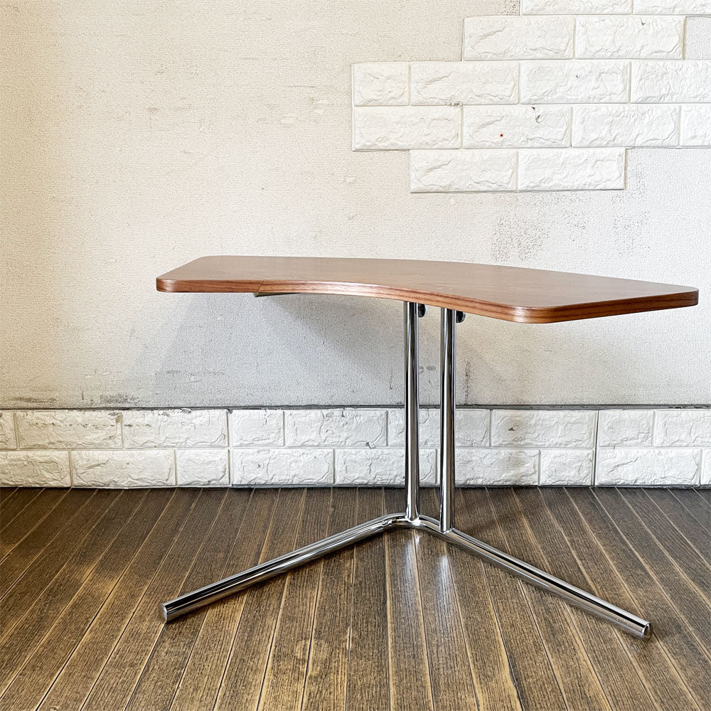 【経堂店】テクタ TECTA サイドテーブル K26 SIDE TABLE ウォールナット材 W81cm 昇降式 ドイツ バウハウス アクタス ACTUS 取扱 定価￥93,500- 買取させていただきました。