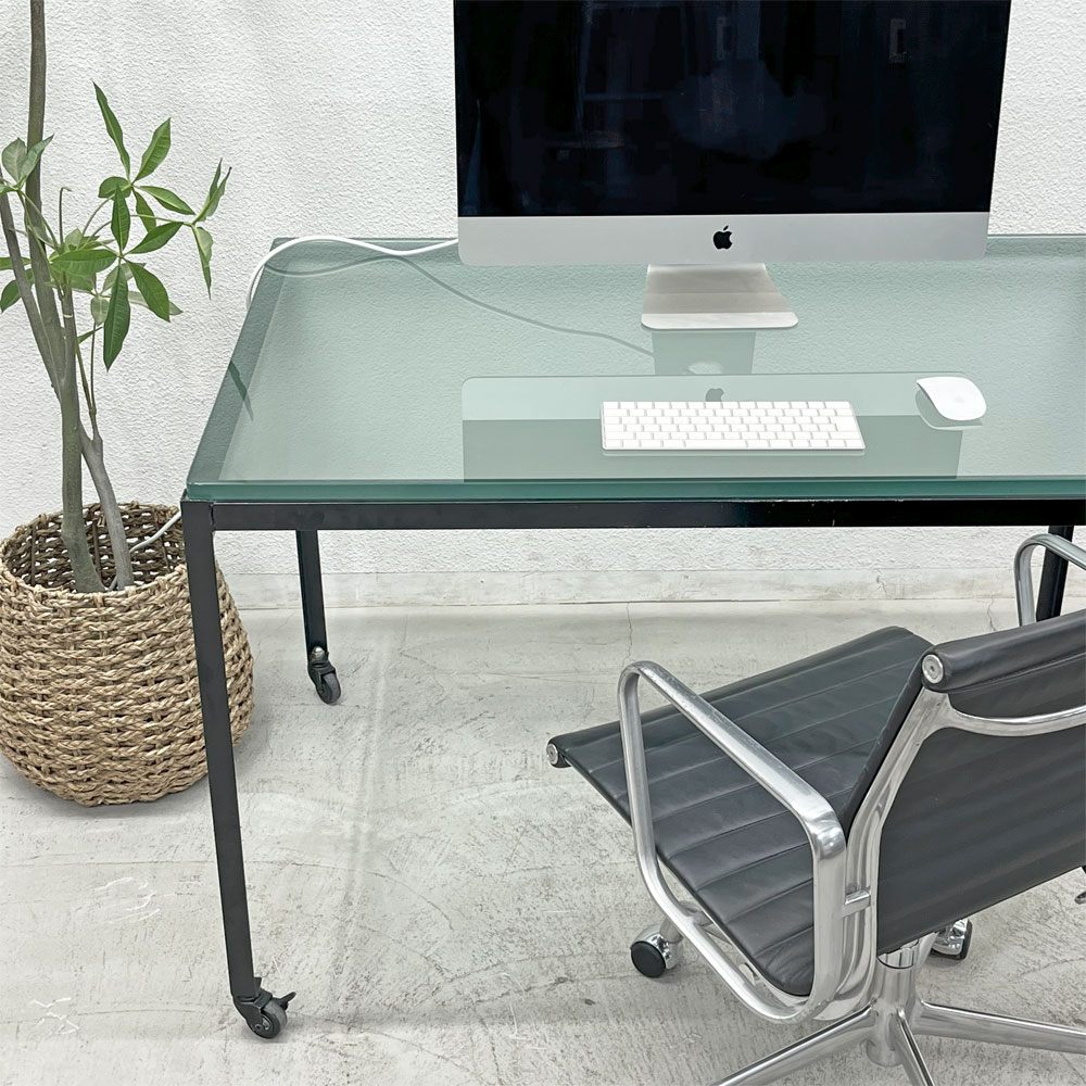 【登戸BASE EC店】アイアンフレーム ガラストップ ワークテーブル キャスター すりガラス 買取させていただきました。