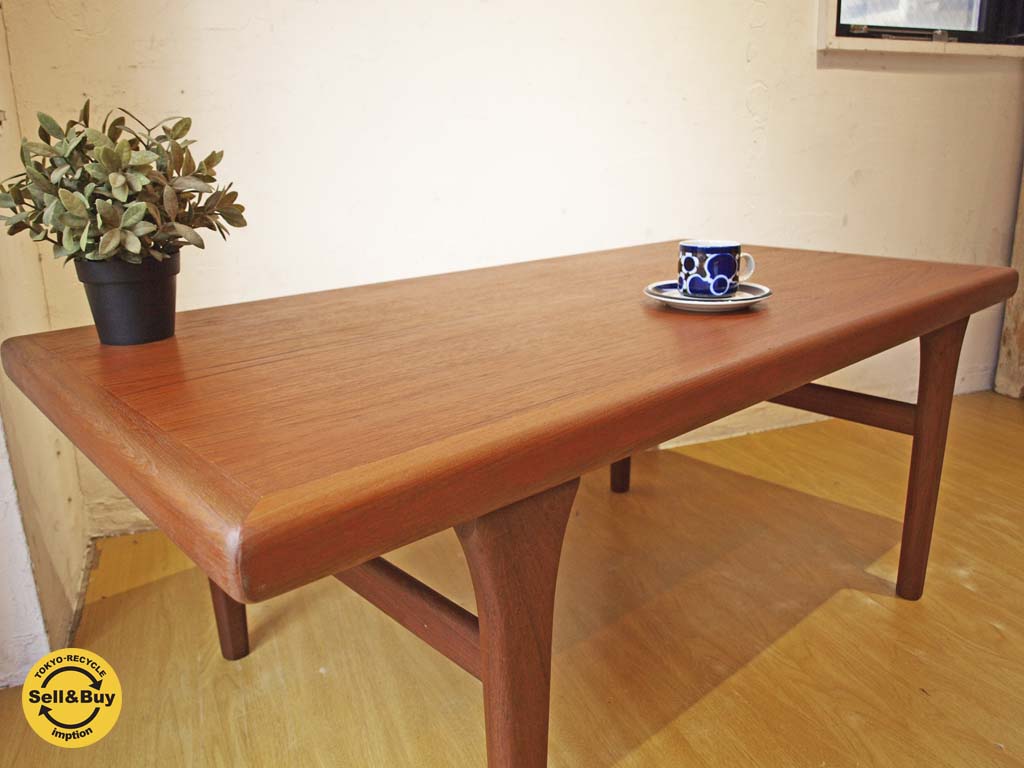 デンマーク ビンテージ チーク材 センターテーブル Danish Teak Wood Center table ヨハネス・アンダーソン オマージュ ～ 北欧の意匠が伝わるコーヒーテーブルです。