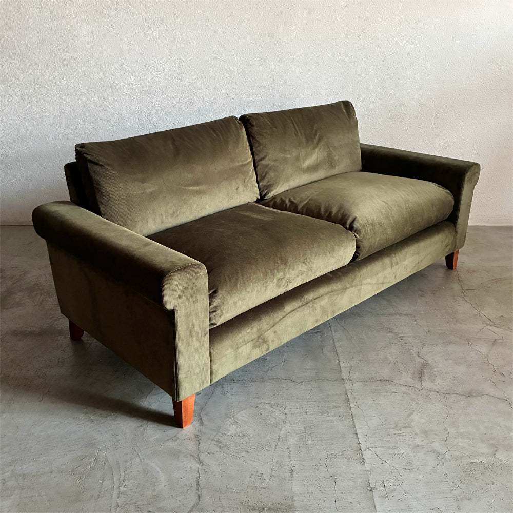 【登戸BASE店】トラックファニチャー TRUCK FURNITURE FK ソファ 3シーター W204cm フェザークッション ウォールナット無垢材 × 張地張替済 参考価格約55万円の品 買取させていただきました。