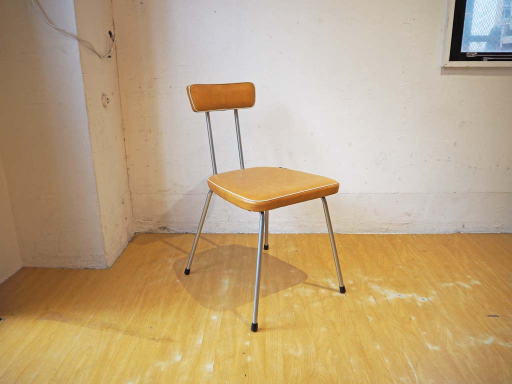トラックファニチャー TRUCK FURNITURE 初期型 フェイクレザー パイプチェア 鋲 B 中古品 買い取りしました。