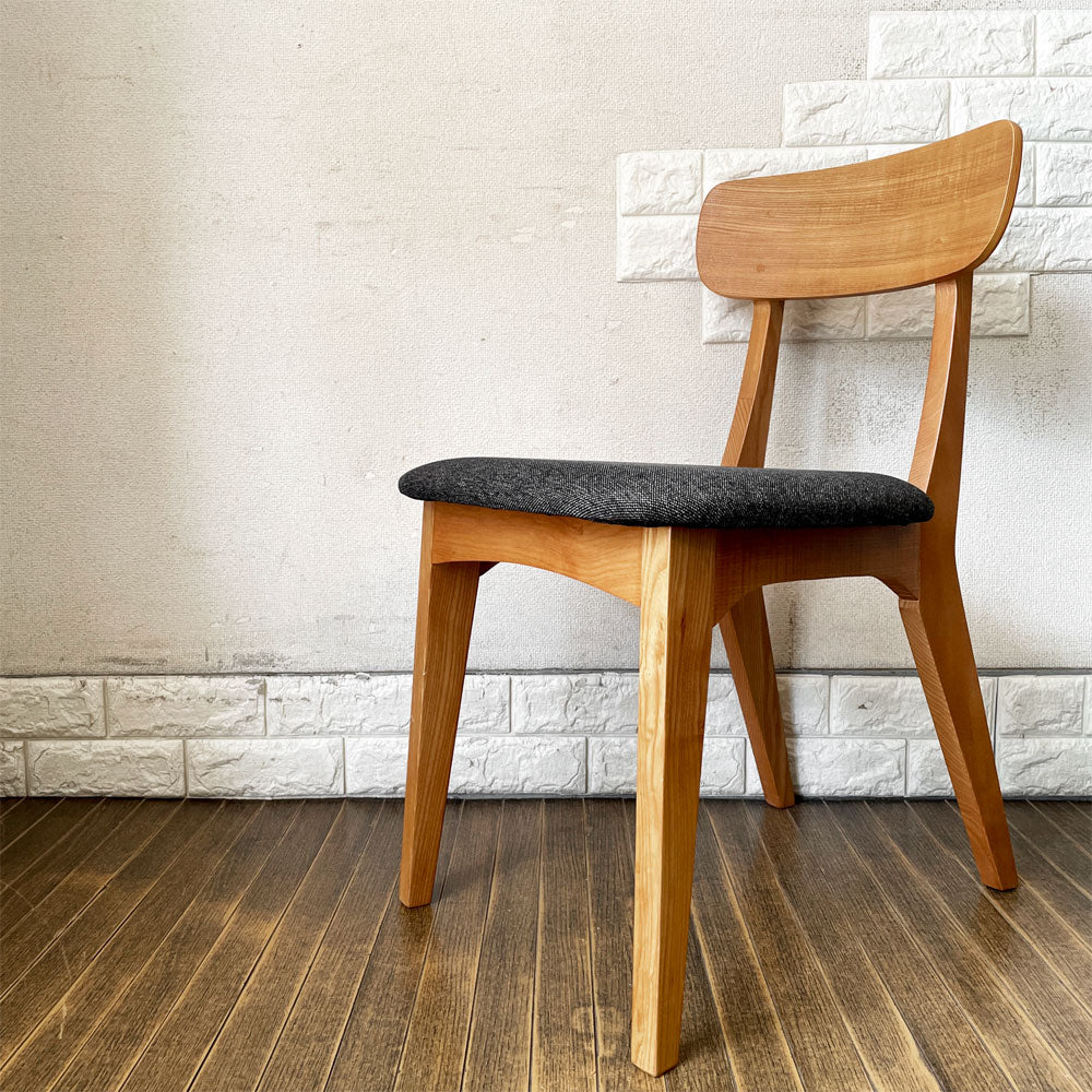 【経堂店】ウニコ unico フィックス FIX ダイニングチェア アッシュ材 ナチュラル 北欧スタイル 廃番 買取させていただきました。