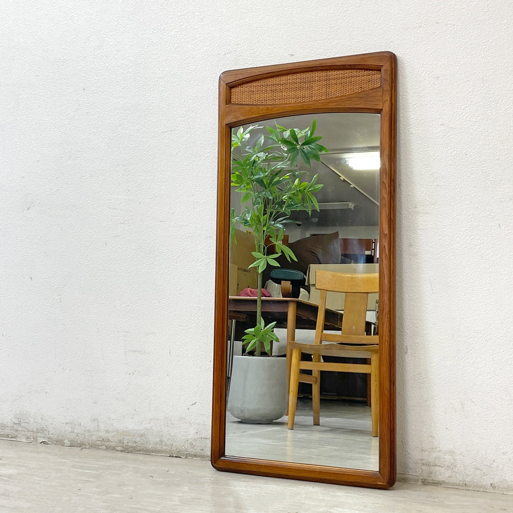 【祖師ヶ谷大蔵店】US ビンテージ Vintage ウォールミラー 鏡 チーク材フレーム ラタンデコレーション 買取させていただきました。