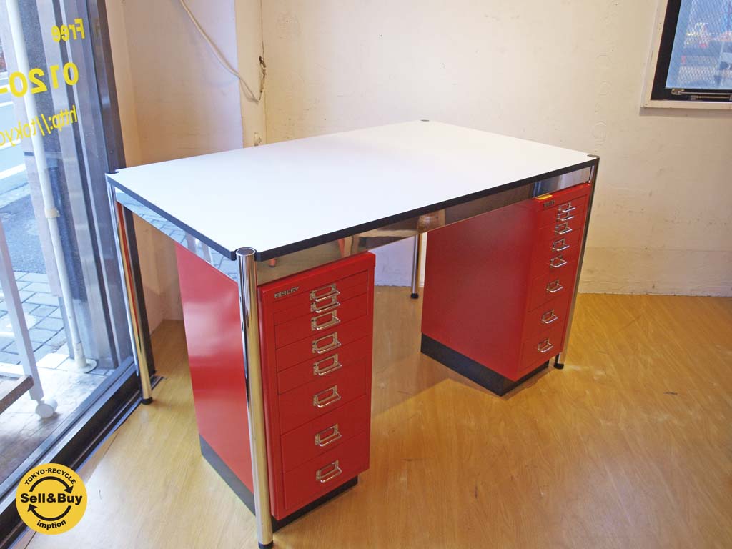 USMハラーテーブル ホワイト × ビスレー BISLEY デスクキャビネット レッド ～モダンで機能的な組み合わせデスクワークテーブル