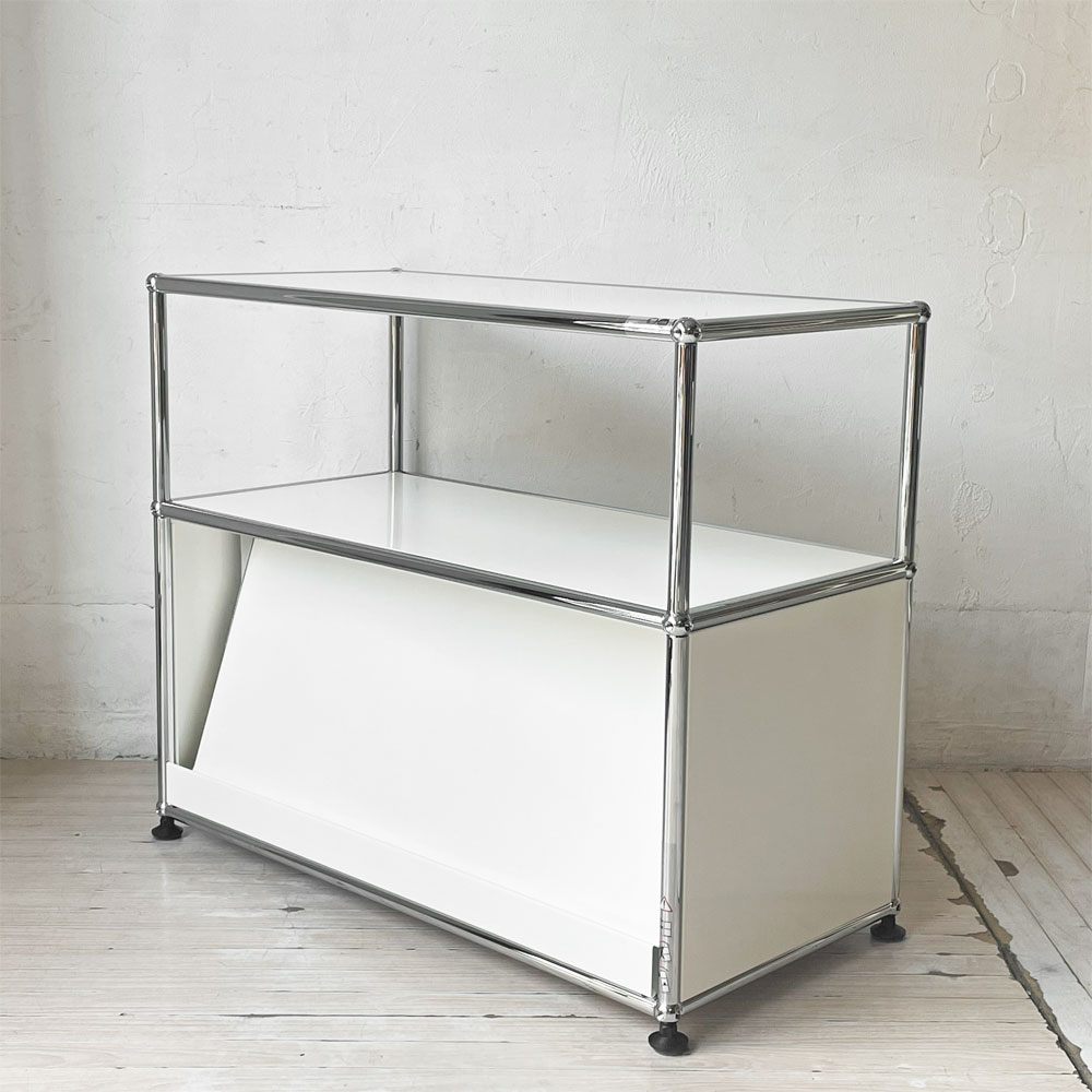 【下北沢店】ユーエスエムハラー USMハラー USM Haller モジュラーファニチャー キャビネット シェルフ 1列2段 ホワイト マガジンラックパネル 廃番仕様  買取させていただきました。