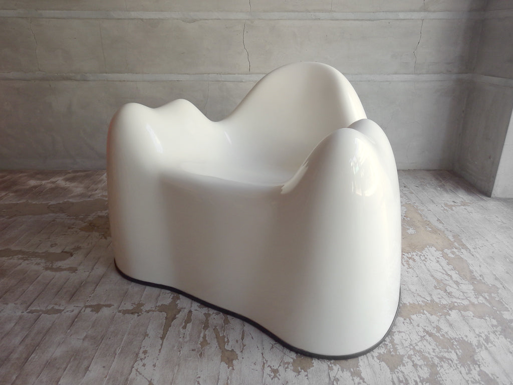 ウェンデルキャッスル Wendell Castle モラーチェア Molar Chair ラウンジチェア 白 グラスファイバー MoMA永久展示品 中古品 買い取りしました。