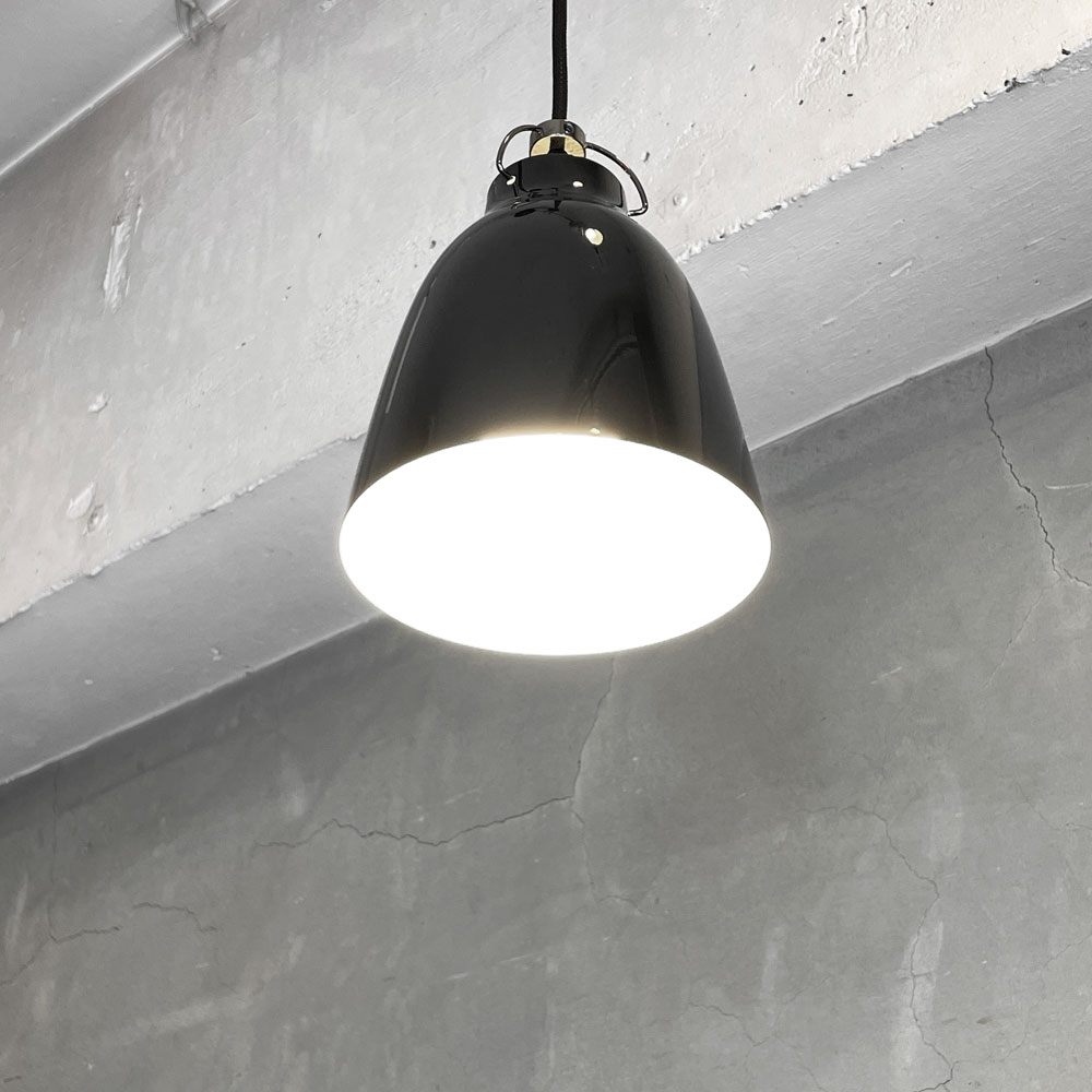 【学芸大学店】フリッツハンセン Fritz Hansen カラヴァッジオ CARAVAGGIO P1 ペンダントライト セシリエ・マンツ ライトイヤーズ 定価￥51,480- 買取させていただきました。