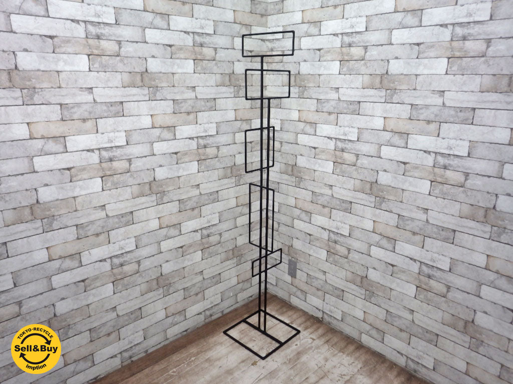 モダン デザイン Modern Design アイアン コートハンガー ブラック 中古品 買い取りしました。祖師ヶ谷大蔵店 出張買取もお任せ下さい。