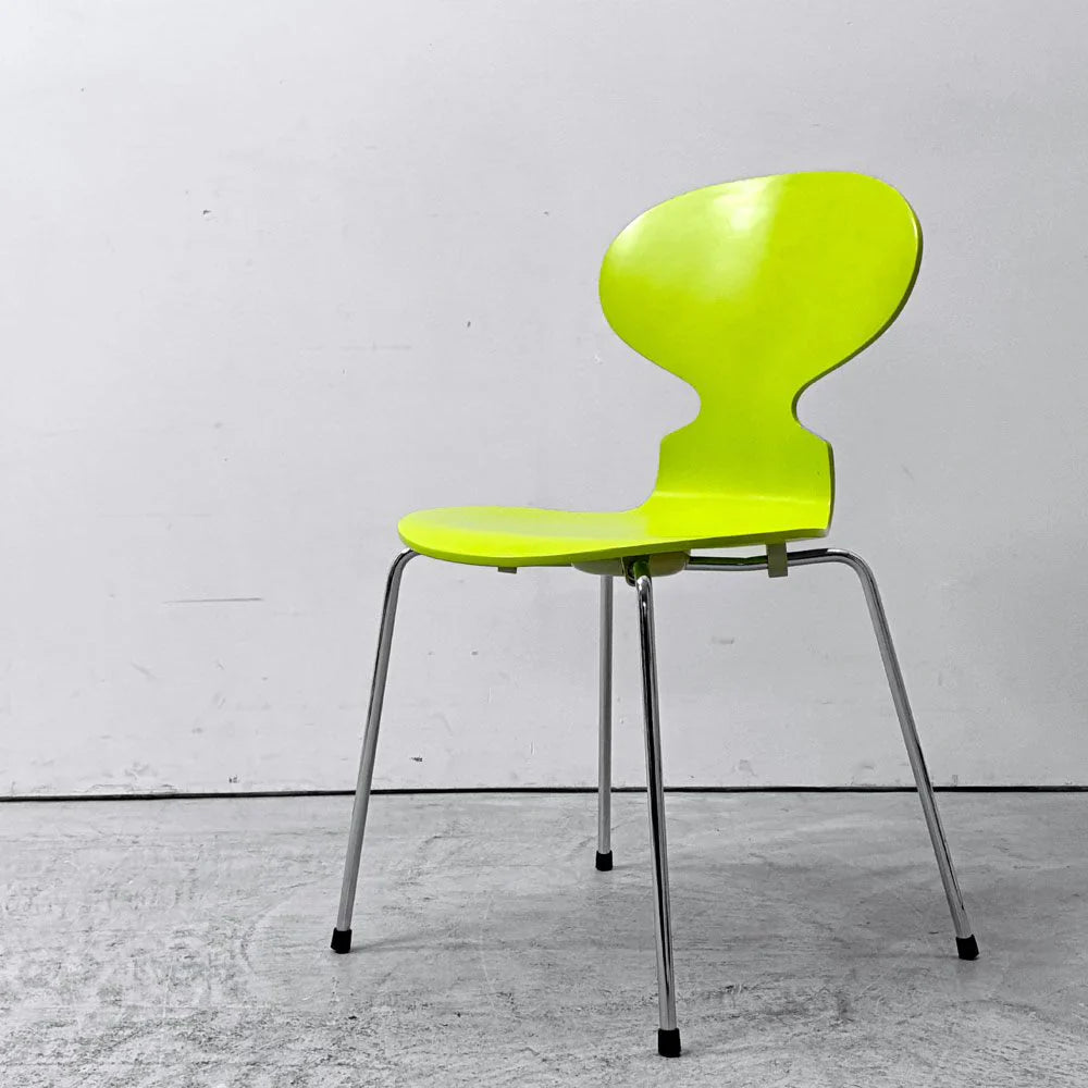 【祖師ヶ谷大蔵店】フリッツハンセン Fritz Hansen アントチェア ANT CHAIR 4本脚 ヴァーナルグリーン ライムカラー ラッカー仕上げ アルネ・ヤコブセン デンマーク 北欧家具  買取させていただきました。