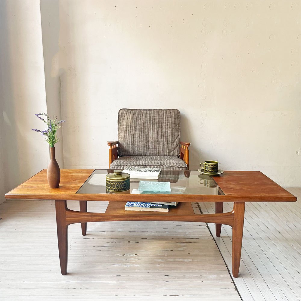 【下北沢店】エベネゼル グーム Ebenezer Gomme ジープラン G-PLAN チーク材 ガラストップ コーヒーテーブル ローテーブル 英国 アンティーク ビンテージ 買取させていただきました。