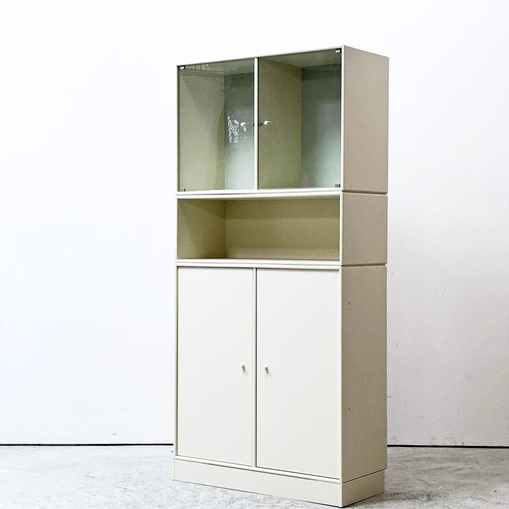 【祖師ヶ谷大蔵店】モンタナ MONTANA システムシェルフユニット SYSTEM SHELF UNIT 4ユニット キャビネット 木製扉＆ガラス扉＆ラック＆台輪 デンマーク 買取させていただきました。
