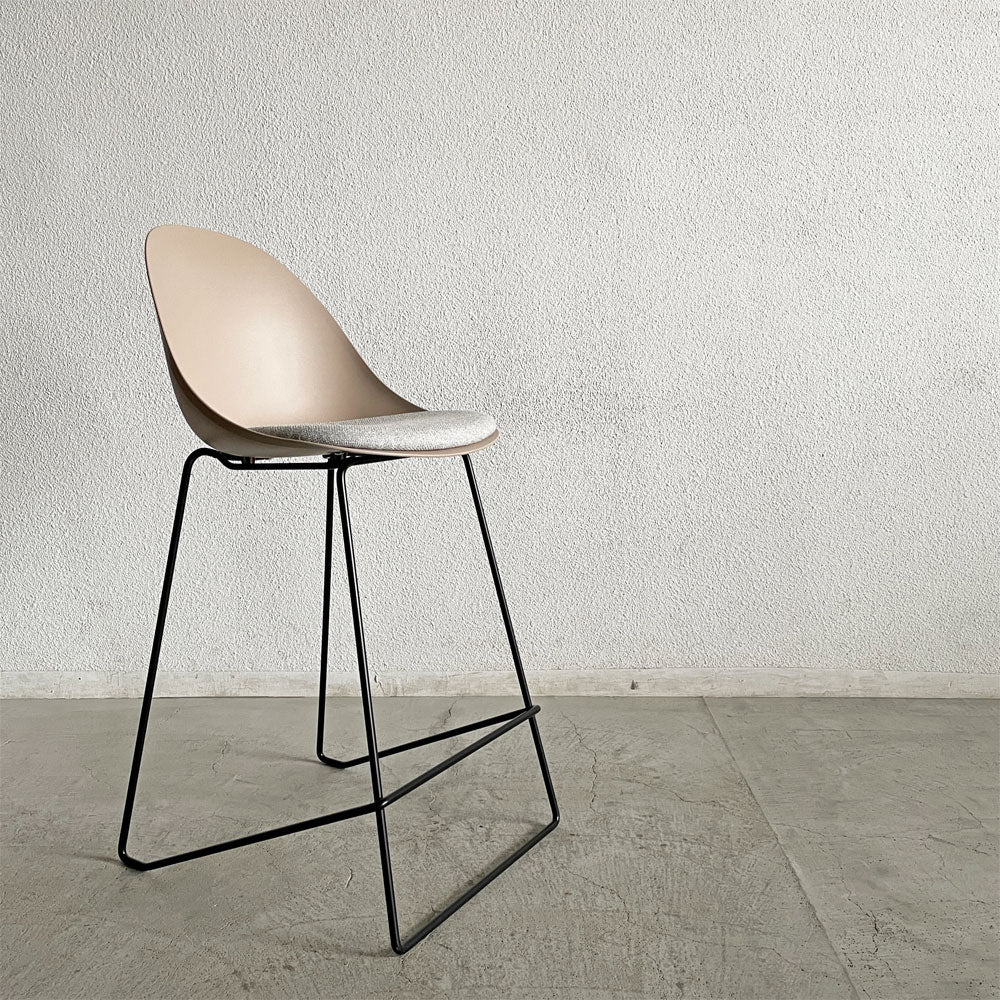 【登戸BASE店】クラッシュゲート CRASH GATE ユー yuu エッグ EGG カウンターチェア ベージュ SH69cm ファブリックシート 関家具 定価￥20,900- 買取させていただきました。