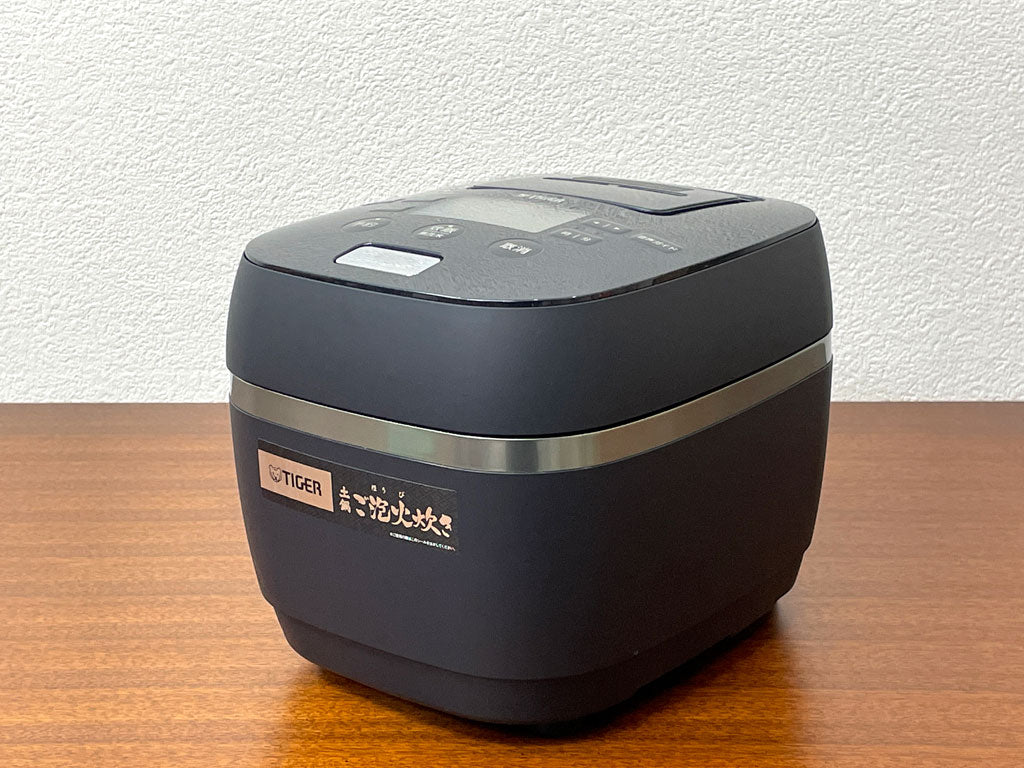 タイガー魔法瓶 TIGER 土鍋ご泡火炊き 炊飯器 JPJ-G060 2021年製 取扱説明書付 買い取りしました。