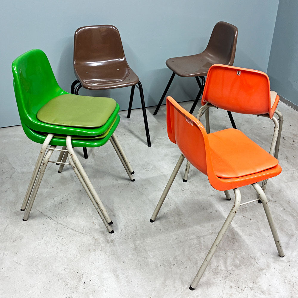 【経堂店】 コトブキ KOTOBUKI スタッキングチェア FRP製 シェルチェア スチール脚 計6脚 買取させていただきました。