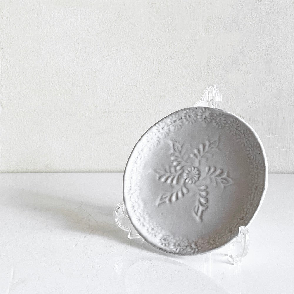 【自由が丘店】アスティエ・ド・ヴィラット Astier de Villatte ナタリー Nathalie スモールプレート Φ11.5cm ナタリー・レテ Nathalie Lete 陶器 フランス 買取させていただきました。