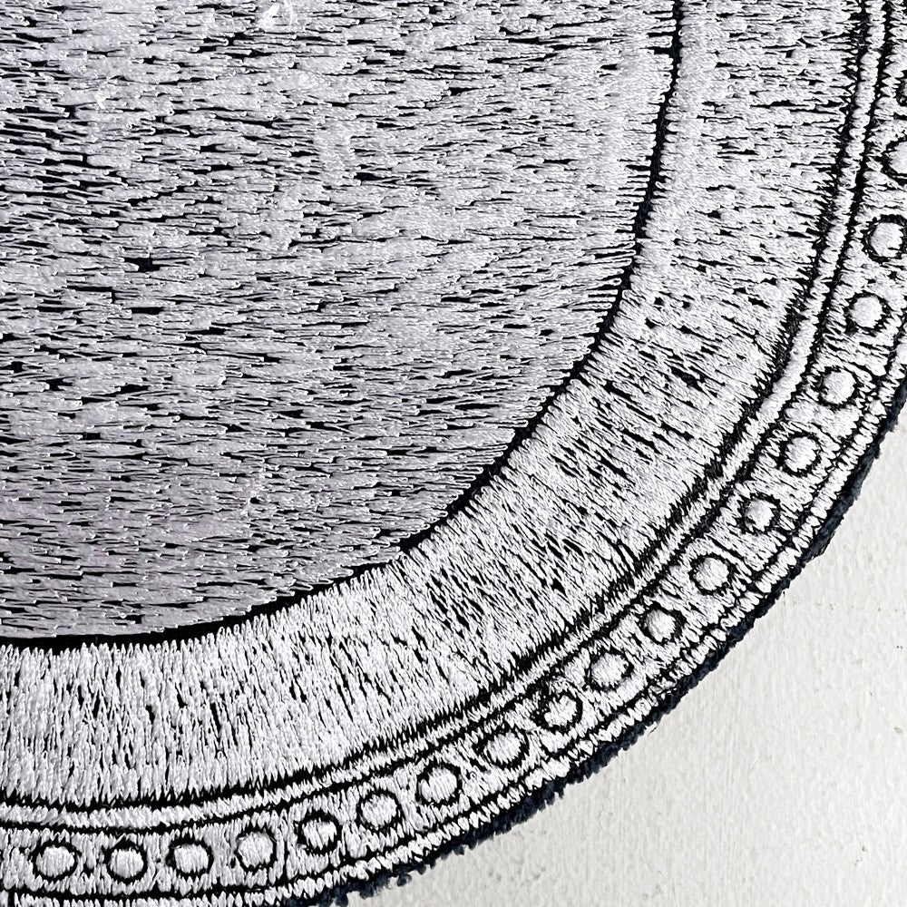 ママカロン ma.macaron ライオンの皿 壁掛け ウォールアート 横振り刺繍 φ26cm 刺繍作家 現代作家 ■