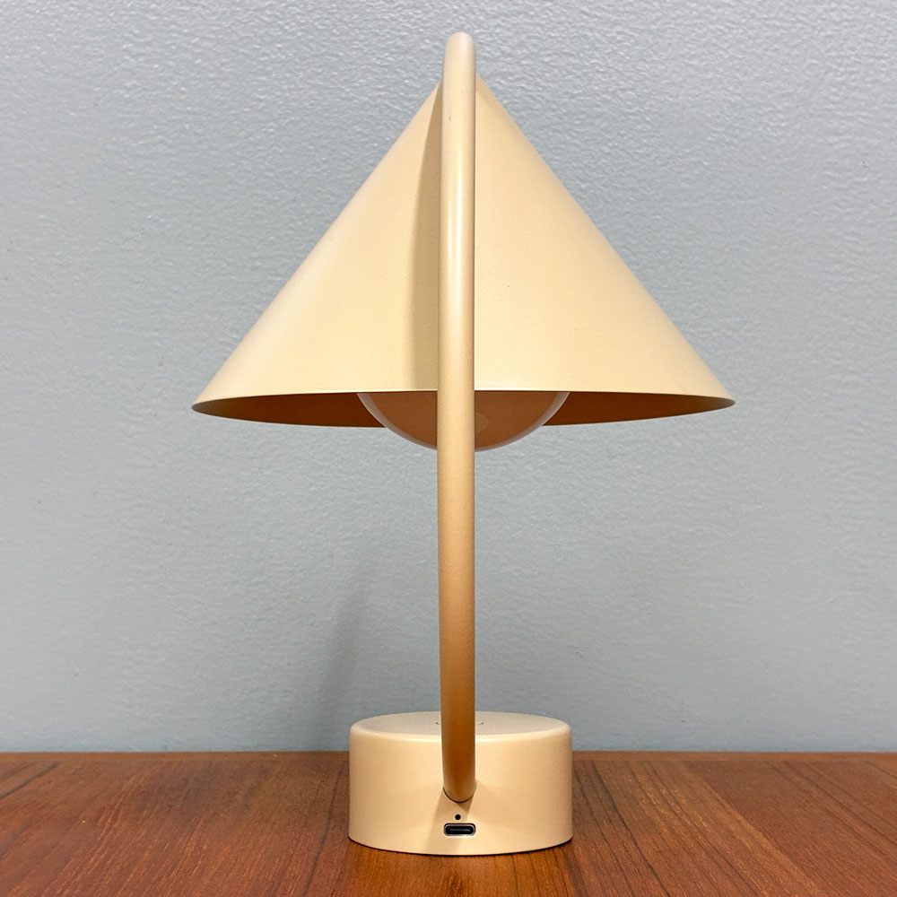 ファームリビング Ferm Living メリディアン ポータブルランプ カシミア ベージュ 北欧 デンマーク 参考定価：￥40,150- ◎