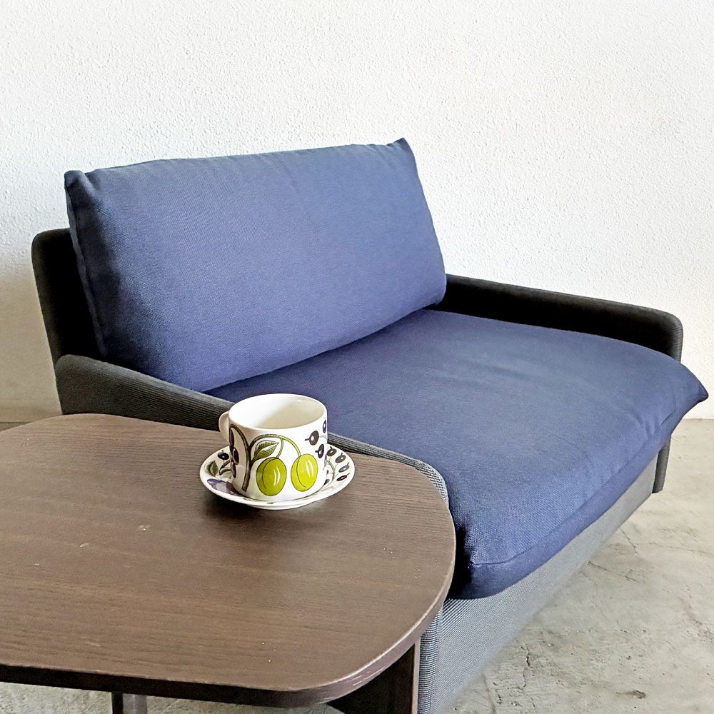 カッシーナイクスシー Cassina ixc. カレス CARESS 1シーターソファ 1人掛け ファブリック グレー×ネイビー モールドウレタン キャスター付 参考価格28万円 廃番 B 〓
