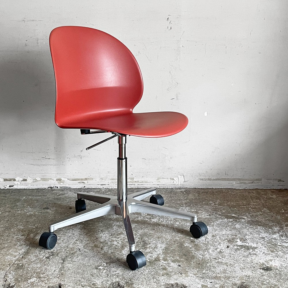フリッツハンセン Fritz Hansen エヌゼロツー N02 リサイクルチェア キャスターチェア デスクチェア ダークレッド 佐藤オオキ nendo 参考定価￥91,080- ■