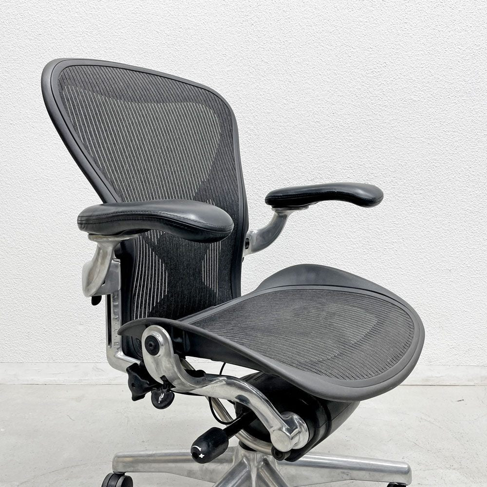 ハーマンミラー Herman Miller アーロンチェア Bサイズ ポスチャーフィット クラシックカーボンメッシュ ポリッシュドアルミベース ビル・スタンフ ＆ ドン・チャドウィック 〓