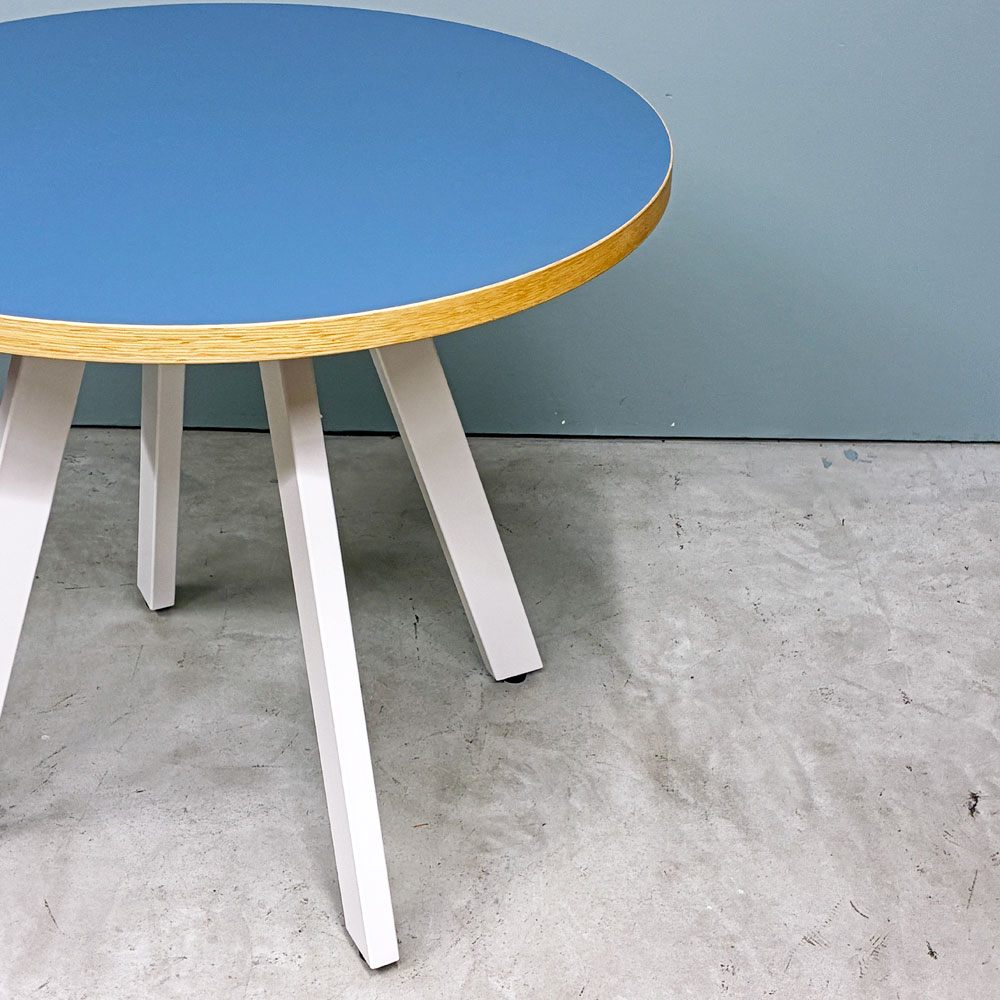 かなでもの KANADEMONO ザ・カフェテーブル THE CAFE TABLE White Steel 4pin ラウンド Φ83cm リノリウム天板 定価￥79,800- ◎